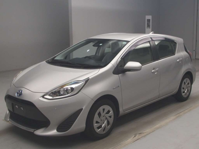 TOYOTA AQUA 2020