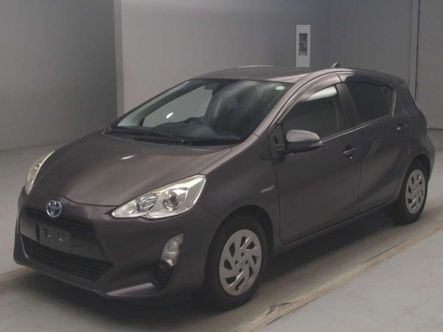 TOYOTA AQUA 2015