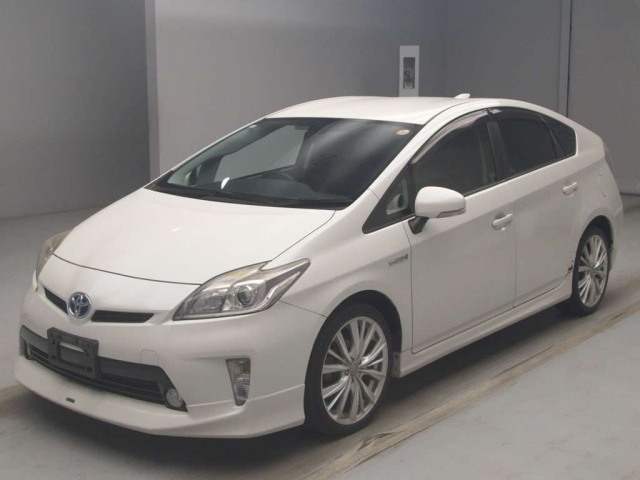 TOYOTA PRIUS 2014