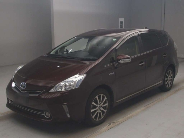TOYOTA PRIUS ALPHA 2014