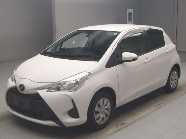 TOYOTA VITZ 2019