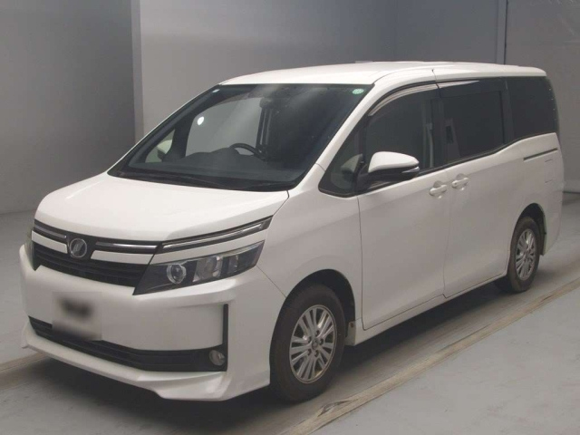 TOYOTA VOXY 2014