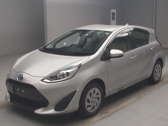 TOYOTA AQUA 2018