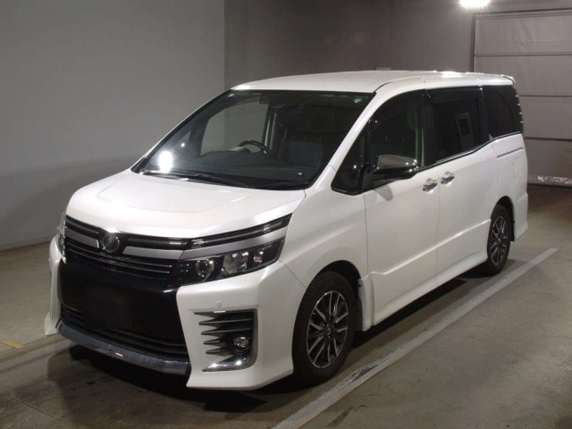 TOYOTA VOXY 2017