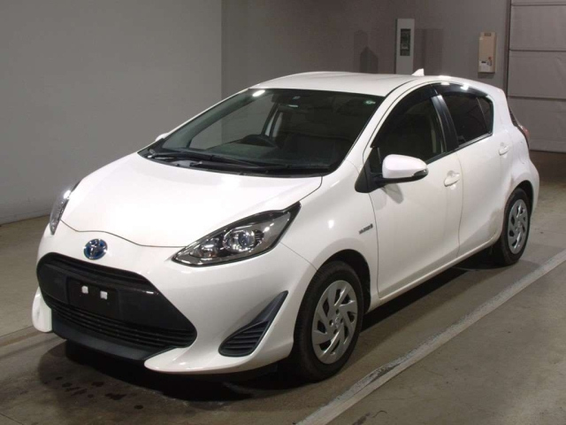 TOYOTA AQUA 2018