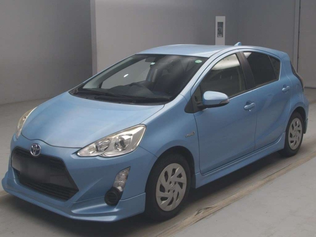 TOYOTA AQUA 2016