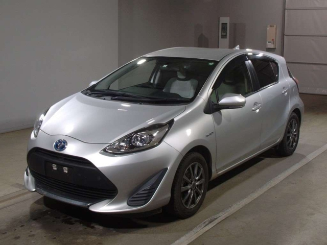 TOYOTA AQUA 2020