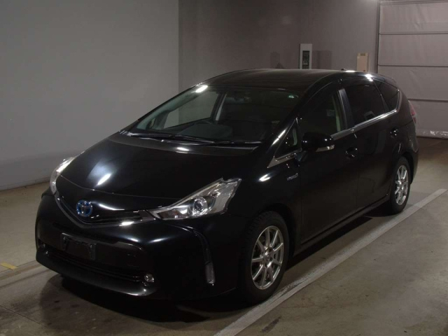 TOYOTA PRIUS ALPHA 2015