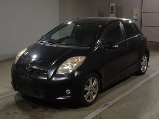 TOYOTA VITZ 2010