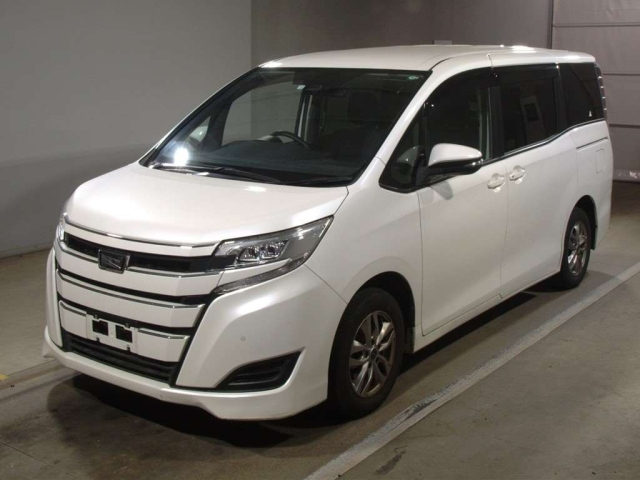 TOYOTA NOAH 2020