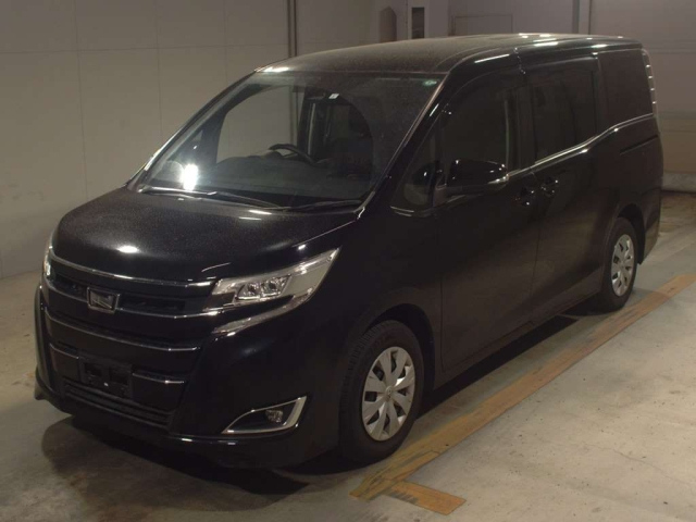 TOYOTA NOAH 2019