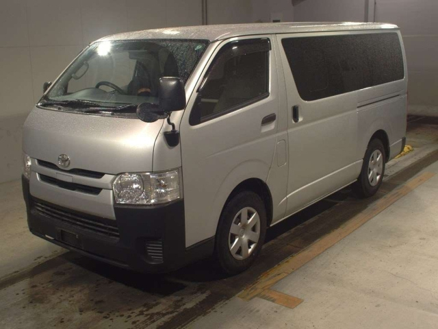 TOYOTA REGIUS ACE VAN