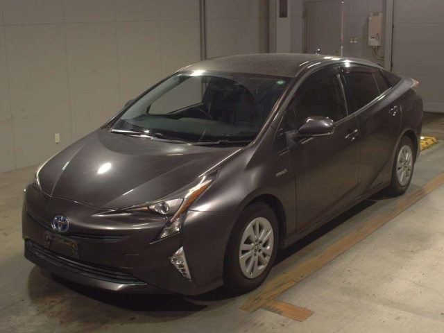 TOYOTA PRIUS 2016