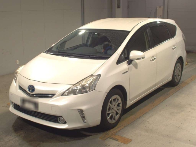 TOYOTA PRIUS ALPHA 2014