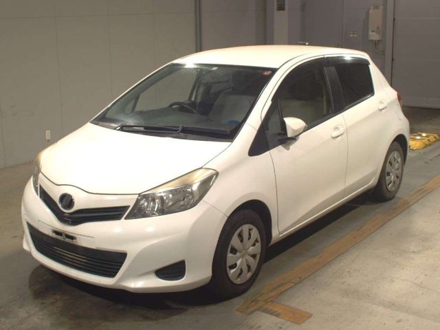 TOYOTA VITZ 2012