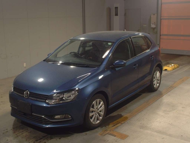VOLKSWAGEN POLO 2016