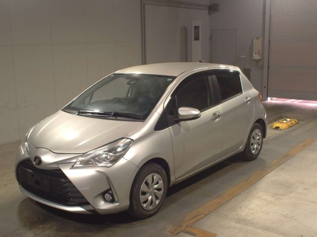 TOYOTA VITZ 2019