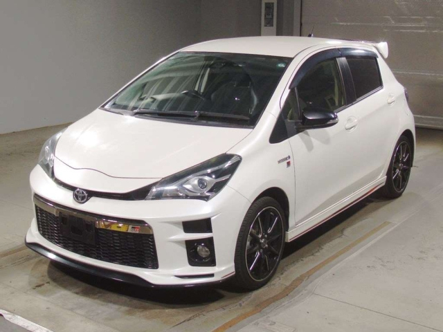 TOYOTA VITZ 2019