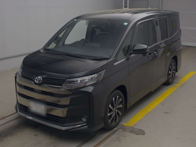 TOYOTA NOAH 2023