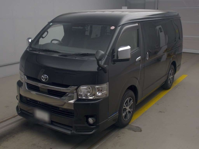 TOYOTA HIACE VAN 2020