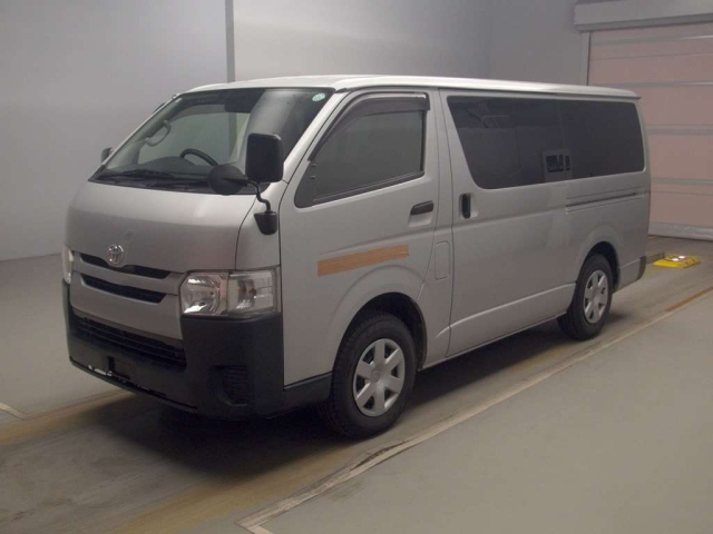 TOYOTA HIACE VAN 2017