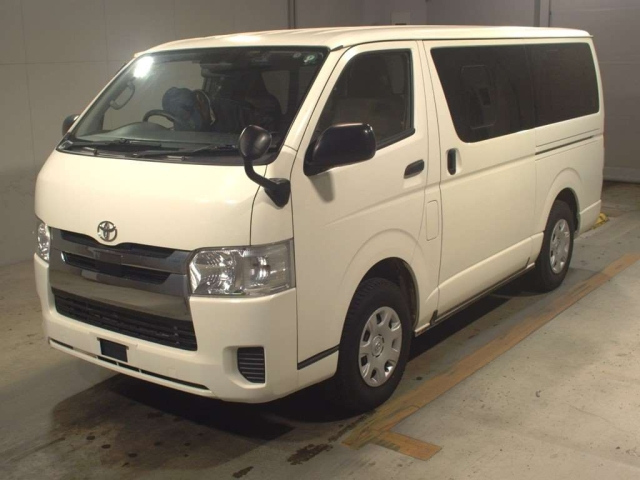 TOYOTA HIACE VAN 2019