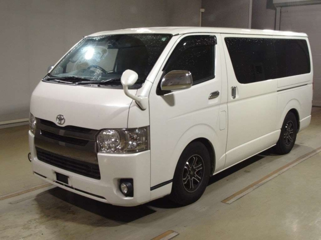 TOYOTA HIACE VAN 2016