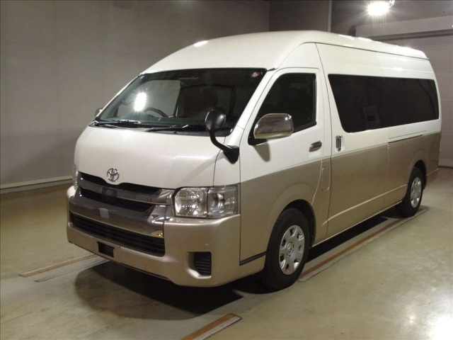 TOYOTA HIACE 2019