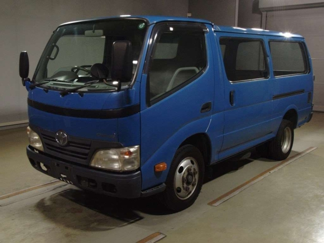 TOYOTA DYNA 2011