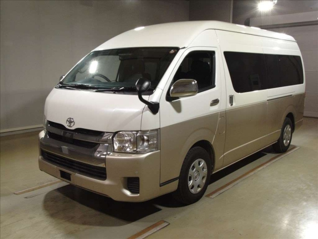 TOYOTA HIACE 2019