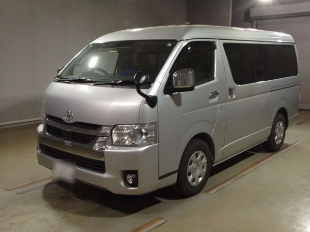 TOYOTA HIACE 2021