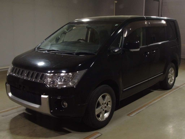 MITSUBISHI DELICA D5