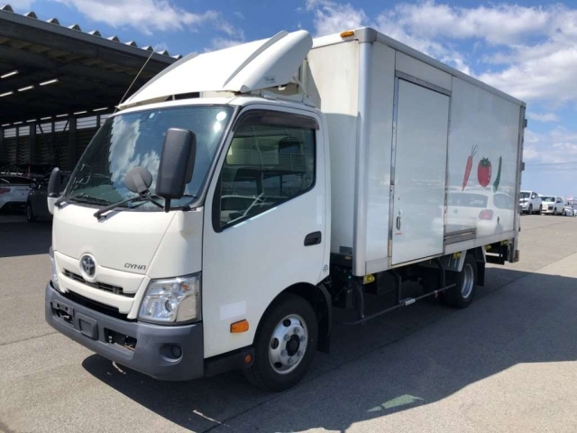 TOYOTA DYNA 2020