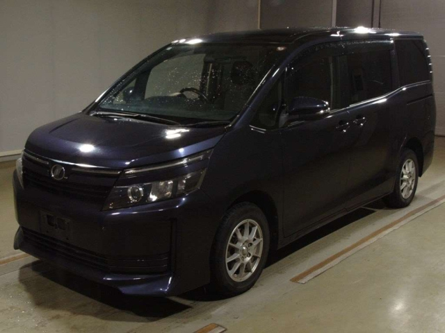 TOYOTA VOXY 2014