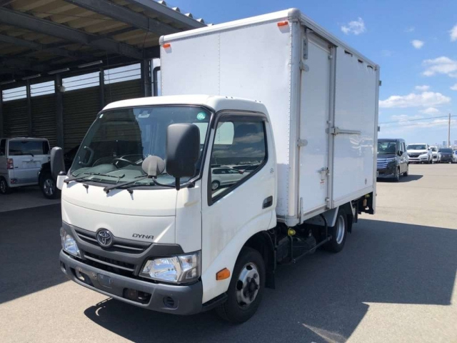 TOYOTA DYNA 2018