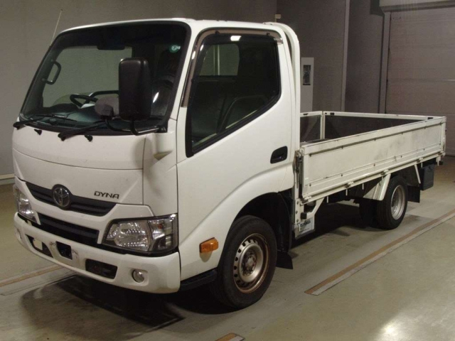 TOYOTA DYNA 2020