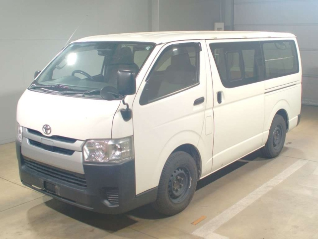 TOYOTA HIACE VAN 2018