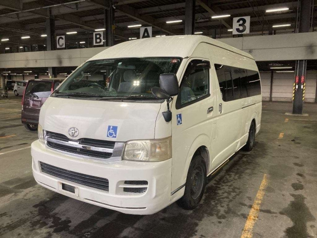 TOYOTA HIACE