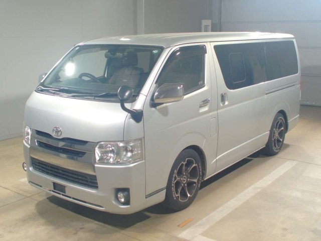 TOYOTA HIACE VAN 2015
