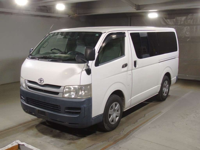 TOYOTA HIACE VAN 2009