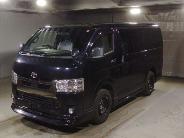 TOYOTA HIACE VAN 2021