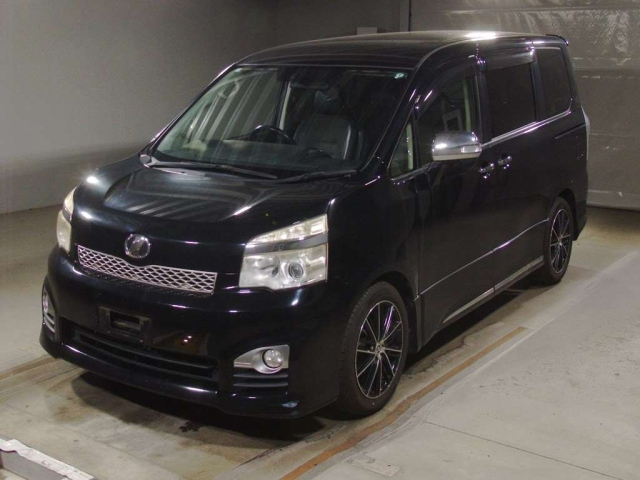 TOYOTA VOXY 2012