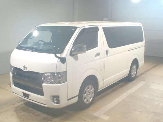 TOYOTA HIACE VAN 2020