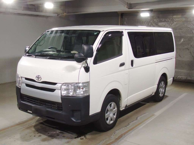 TOYOTA HIACE VAN 2017