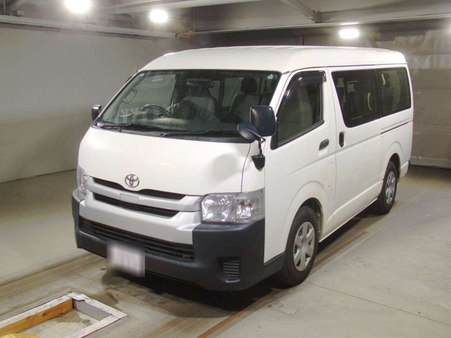 TOYOTA HIACE 2019