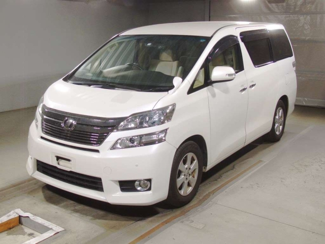 TOYOTA VELLFIRE 2013