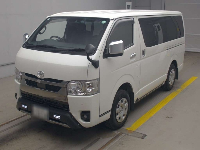 TOYOTA HIACE VAN 2023