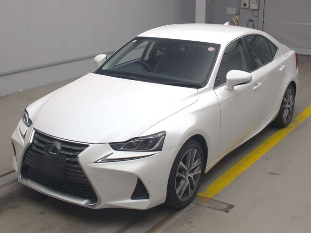 LEXUS IS