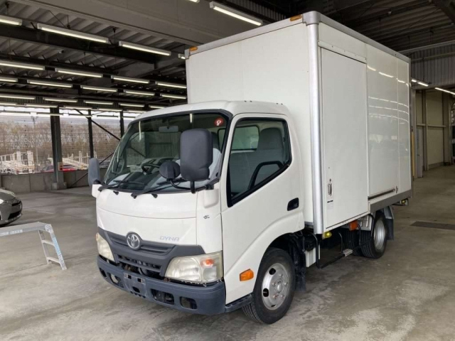 TOYOTA DYNA 2012