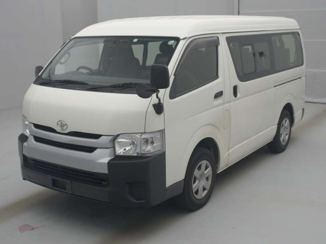 TOYOTA HIACE 2016